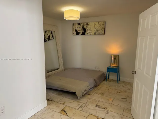 $1,700 | 1526 Pennsylvania Avenue, Unit 21, Miami Beach, FL 33139