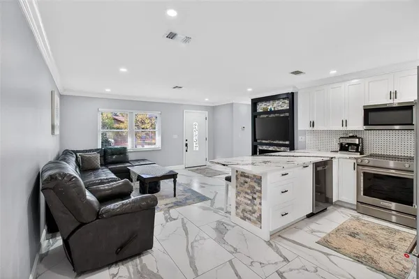 $425,000 | 7227 118th Circle, Largo, FL 33773