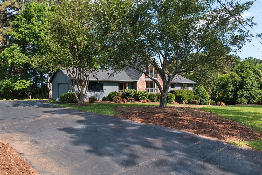 401 Northampton Road Seneca, SC 29672 - Photo 5 of 24 Gallery Image 5