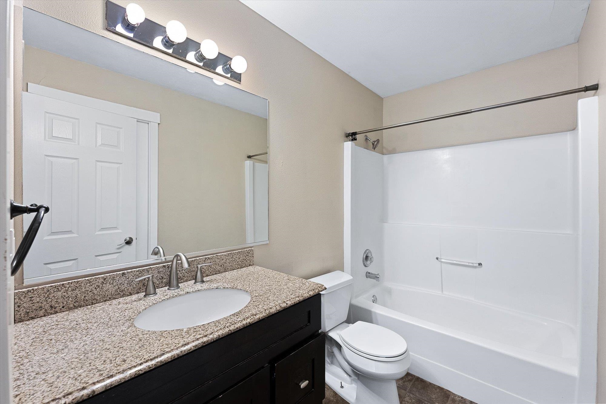 5008 North Best Road Spokane Valley, WA 99216 - Photo 15 of 35