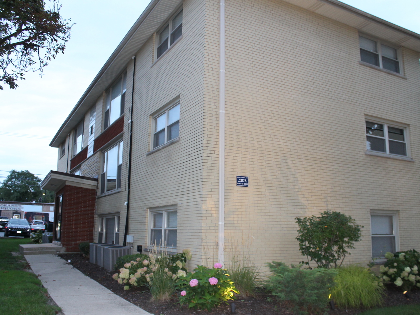 10519 South Artesian Avenue, Unit GE Chicago, IL 60655 - Photo 1 of 7