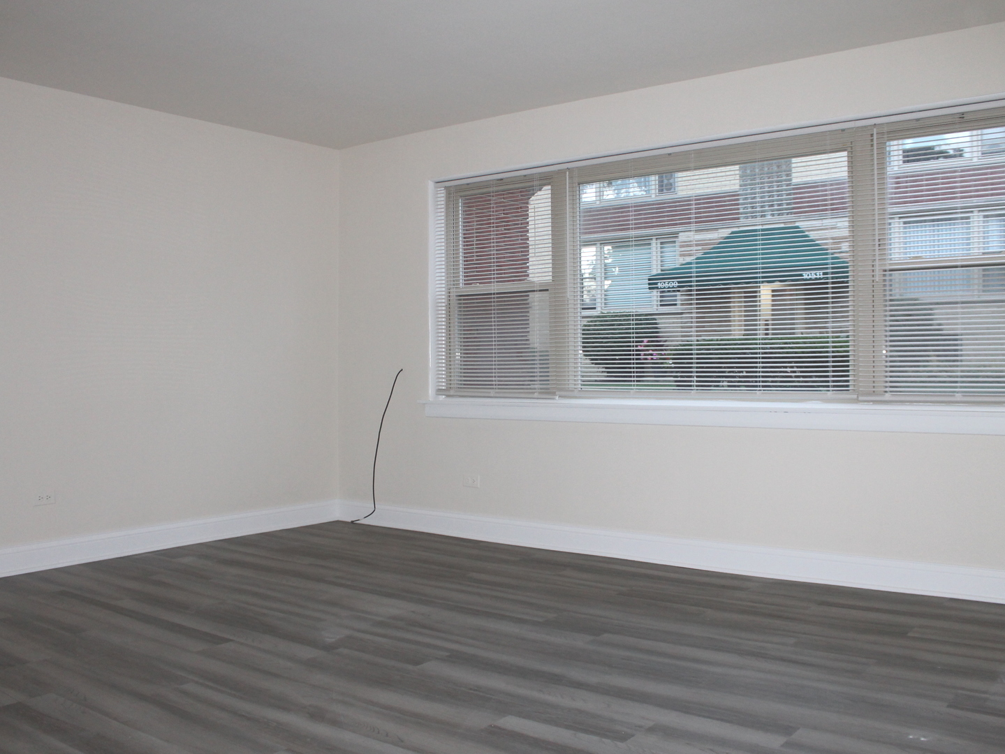 10519 South Artesian Avenue, Unit GE Chicago, IL 60655 - Photo 4 of 7