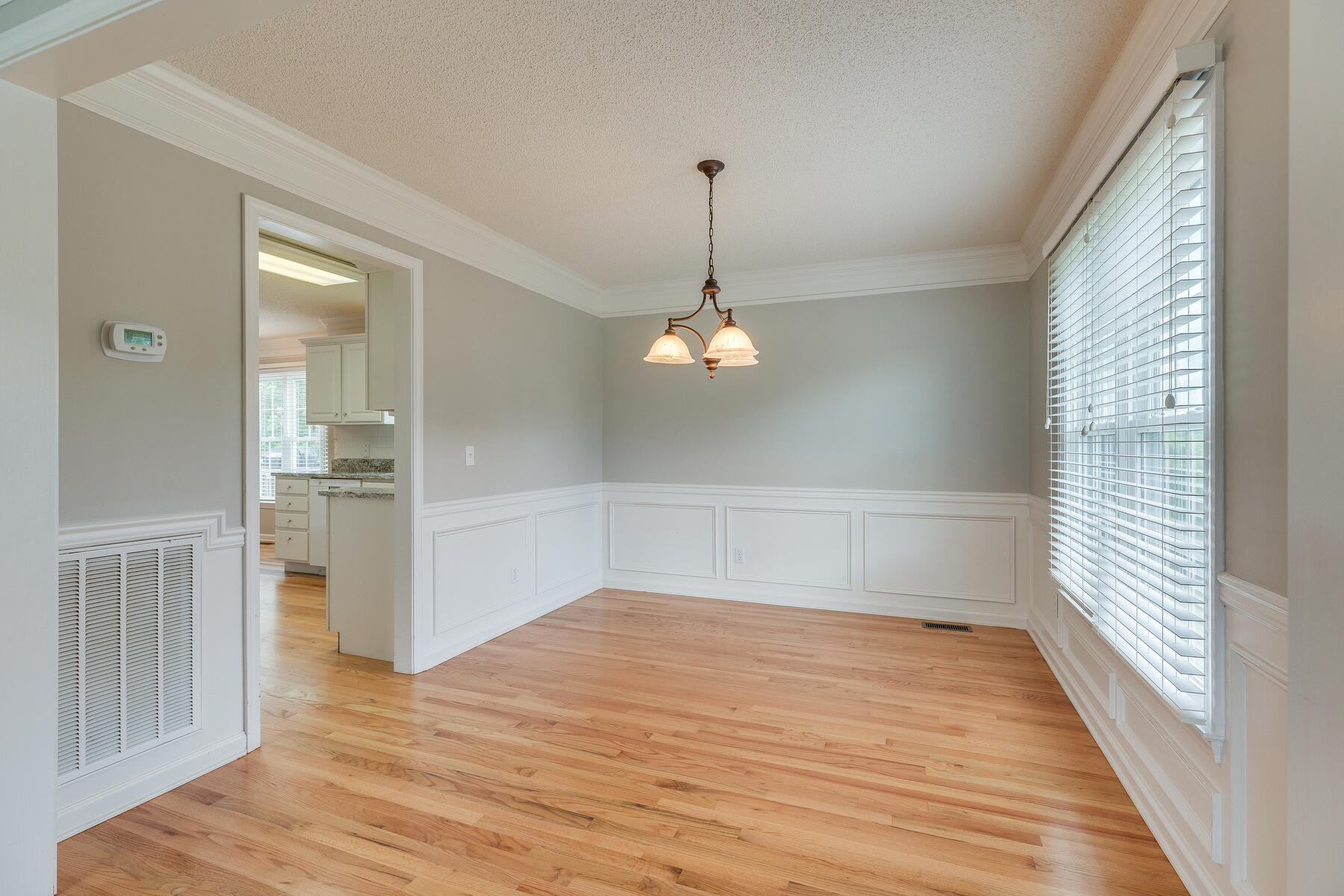 189 Eastern Star Road Kingsport, TN 37663 - Photo 13 of 56 010