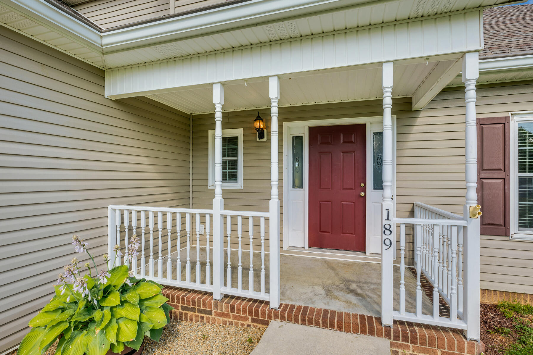 189 Eastern Star Road Kingsport, TN 37663 - Photo 7 of 56 004