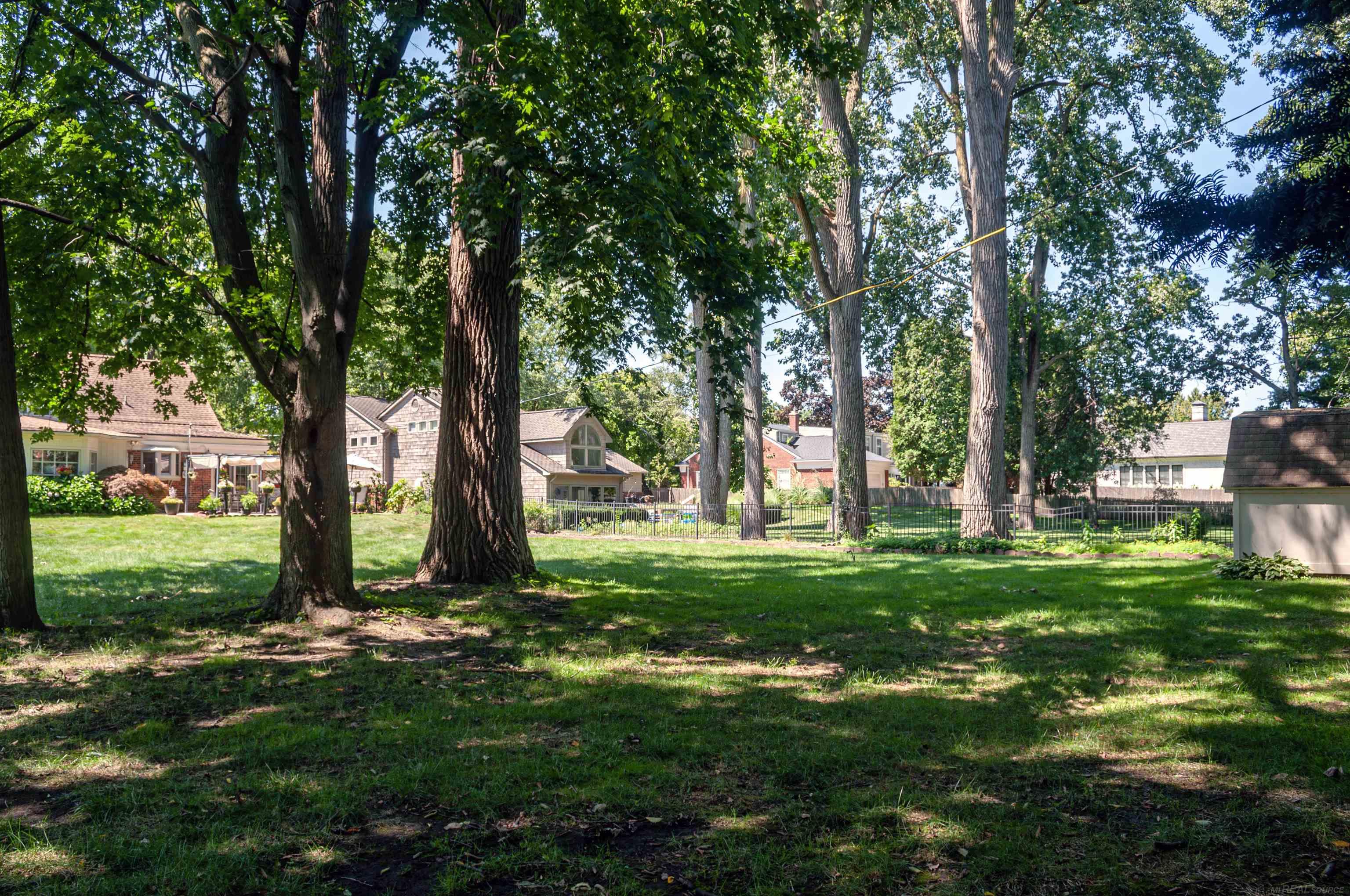 164 Lothrop Road Grosse Pointe, MI 48236 - Photo 50 of 54 50151741-9c0b2cc8-13f1-4e84-aa11-b249ac75a1be.JPG