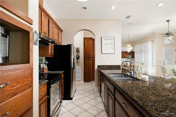 $2,600 | 818 Hill Country Road, Edinburg, TX 78539