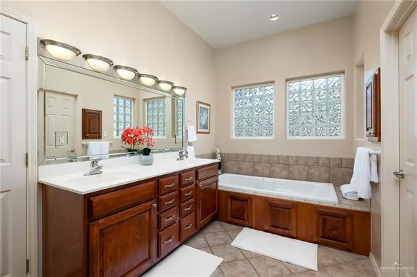 $2,600 | 818 Hill Country Road, Edinburg, TX 78539