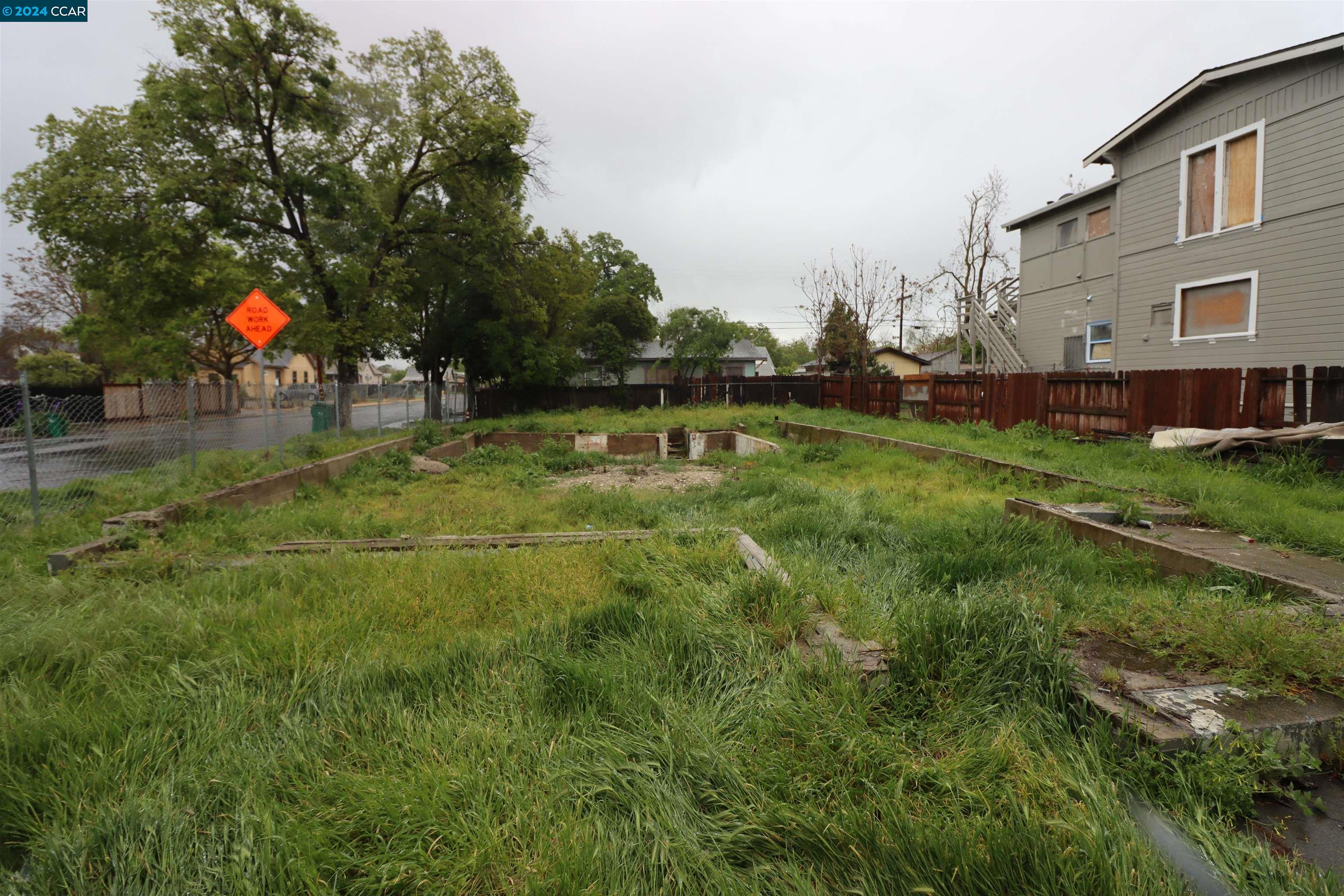 1602 South Sutter Street Stockton, CA 95206 - Photo 7 of 12 a view of a park with large trees