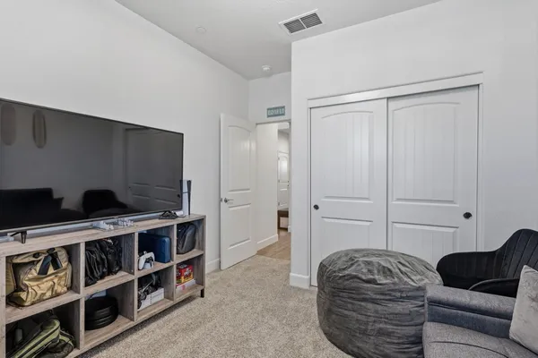 $525,000 | 398 Atlantica Drive, Madera, CA 93636