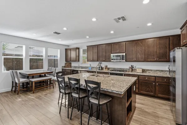 $525,000 | 398 Atlantica Drive, Madera, CA 93636