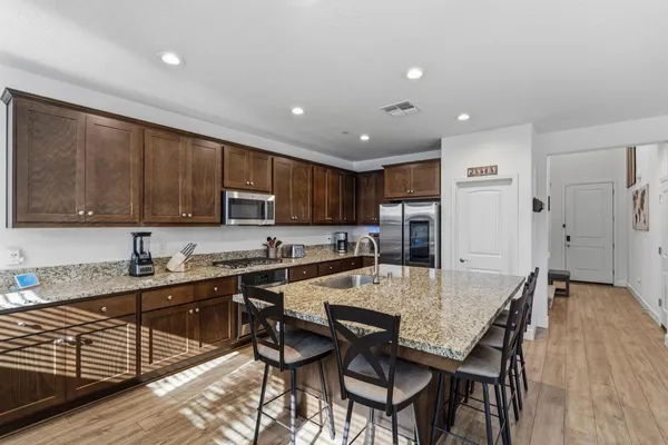 $525,000 | 398 Atlantica Drive, Madera, CA 93636