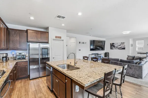 $525,000 | 398 Atlantica Drive, Madera, CA 93636