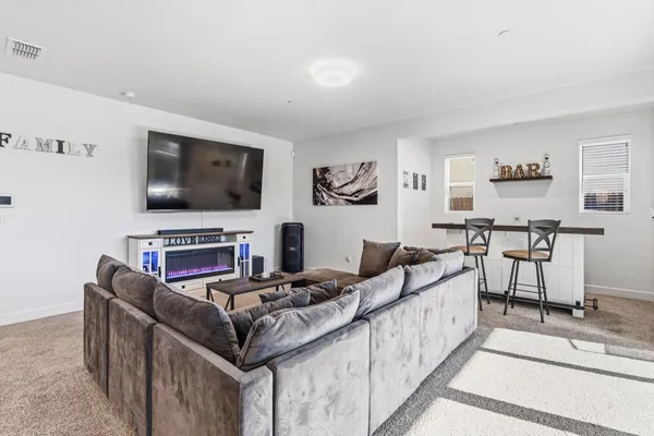 $525,000 | 398 Atlantica Drive, Madera, CA 93636