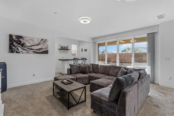 $525,000 | 398 Atlantica Drive, Madera, CA 93636