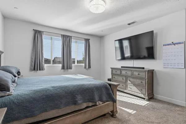 $525,000 | 398 Atlantica Drive, Madera, CA 93636