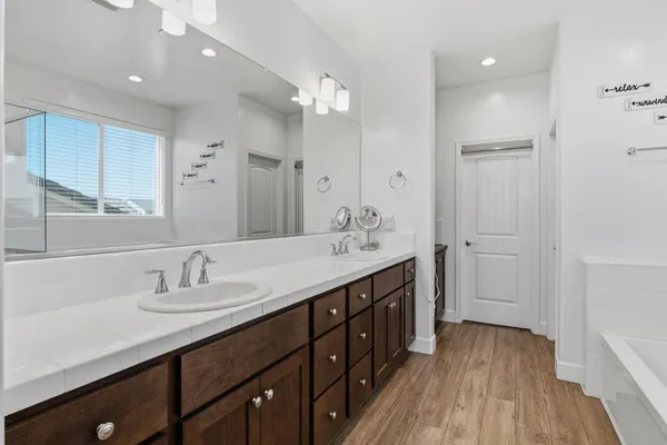 $525,000 | 398 Atlantica Drive, Madera, CA 93636