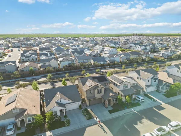 $525,000 | 398 Atlantica Drive, Madera, CA 93636