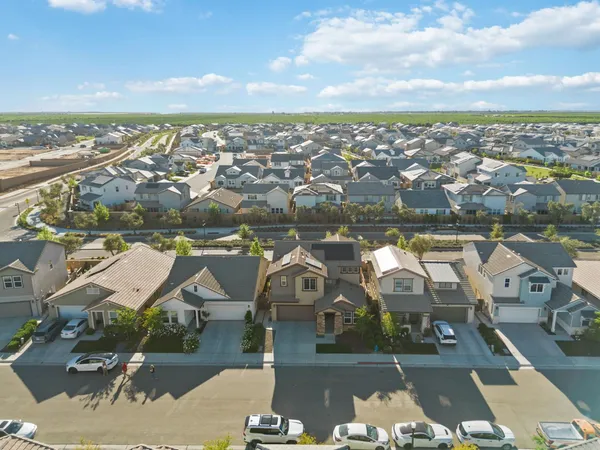 $525,000 | 398 Atlantica Drive, Madera, CA 93636
