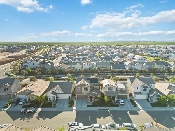 $525,000 | 398 Atlantica Drive, Madera, CA 93636