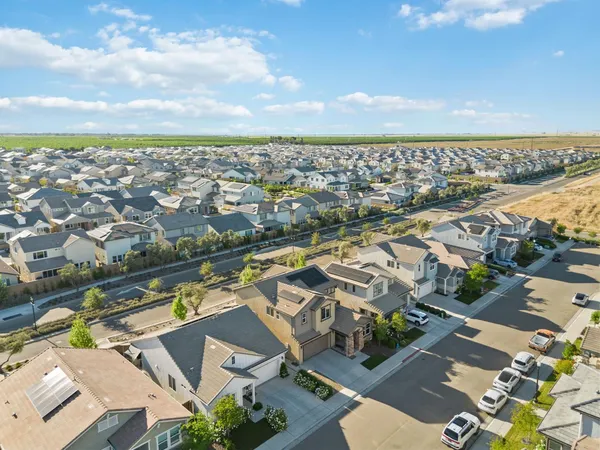 $525,000 | 398 Atlantica Drive, Madera, CA 93636