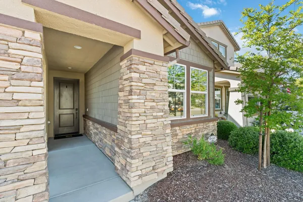 $525,000 | 398 Atlantica Drive, Madera, CA 93636