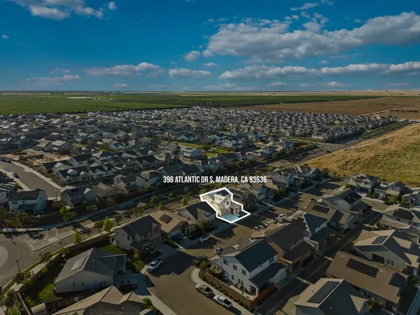 $525,000 | 398 Atlantica Drive, Madera, CA 93636