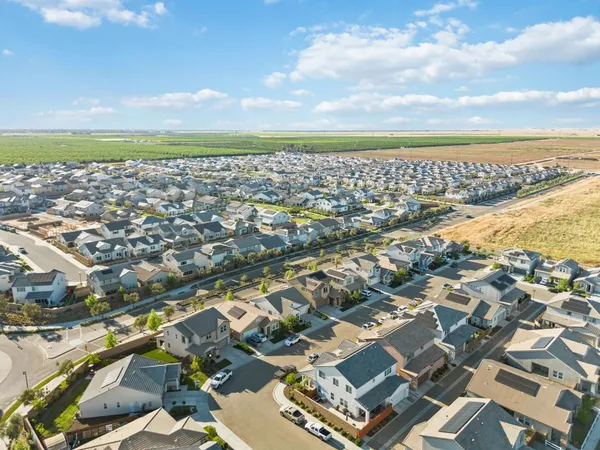 $525,000 | 398 Atlantica Drive, Madera, CA 93636