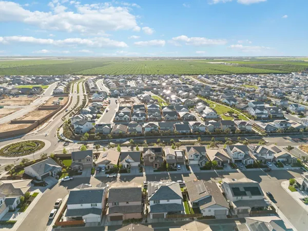 $525,000 | 398 Atlantica Drive, Madera, CA 93636