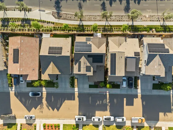 $525,000 | 398 Atlantica Drive, Madera, CA 93636