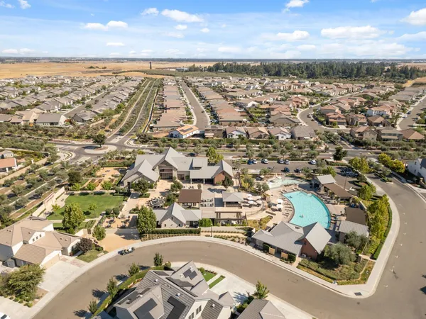 $525,000 | 398 Atlantica Drive, Madera, CA 93636