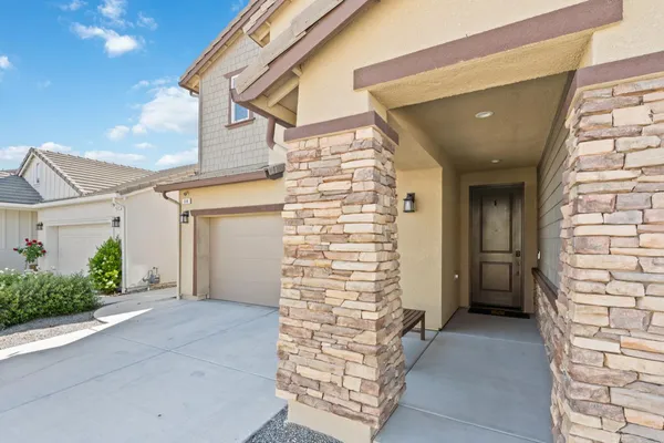 $525,000 | 398 Atlantica Drive, Madera, CA 93636