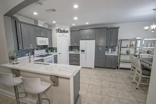 $2,250 | 2135 Deerfield Road, Terrytown, LA 70056