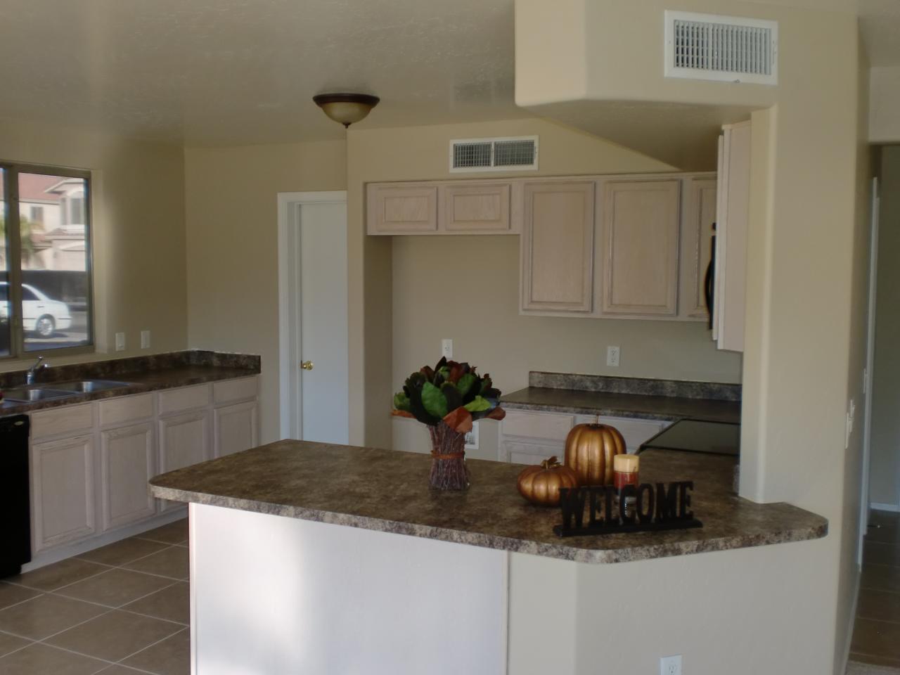 7577 West Ocotillo Road Glendale, AZ 85303 - Photo 3 of 18 Kitchen
