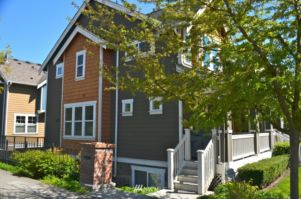 5807 55th Avenue Northeast, Unit B Seattle, WA 98105 - Photo 1 of 15