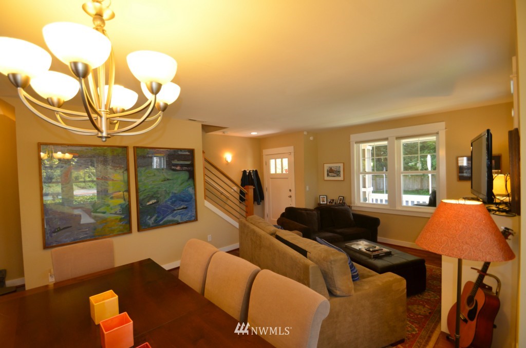 5807 55th Avenue Northeast, Unit B Seattle, WA 98105 - Photo 2 of 15