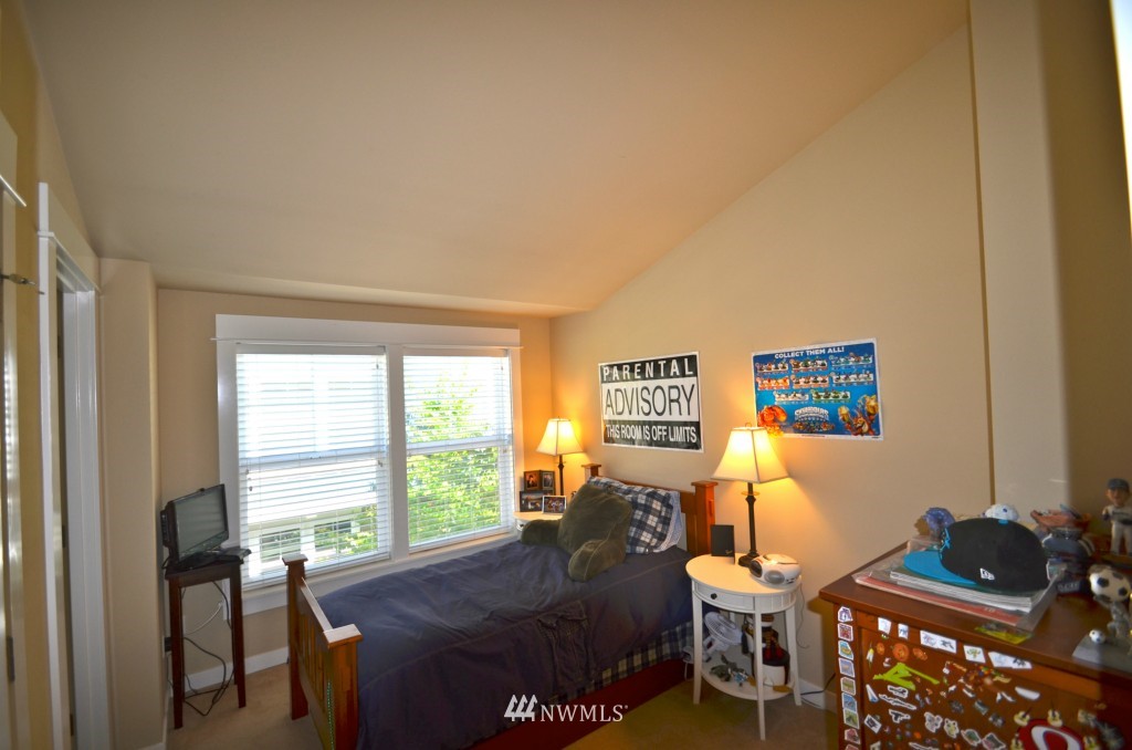 5807 55th Avenue Northeast, Unit B Seattle, WA 98105 - Photo 11 of 15
