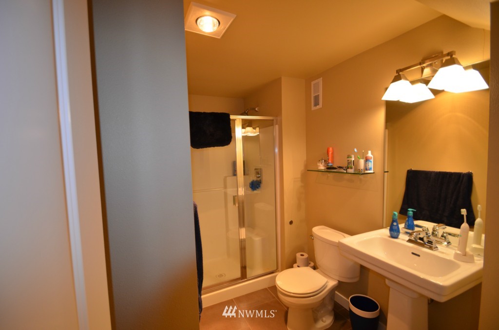 5807 55th Avenue Northeast, Unit B Seattle, WA 98105 - Photo 14 of 15
