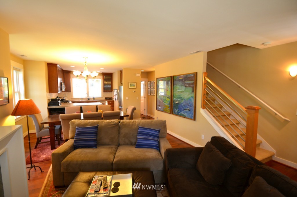 5807 55th Avenue Northeast, Unit B Seattle, WA 98105 - Photo 3 of 15