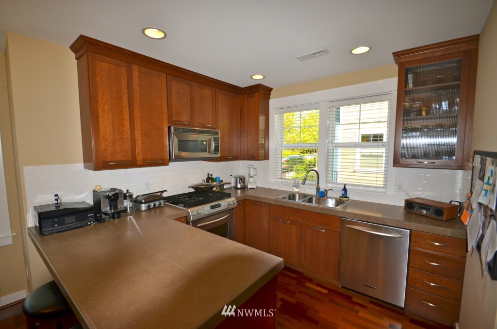 5807 55th Avenue Northeast, Unit B Seattle, WA 98105 - Photo 6 of 15