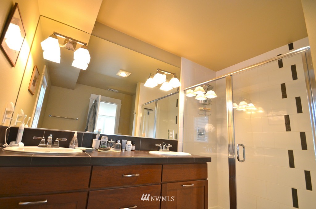 5807 55th Avenue Northeast, Unit B Seattle, WA 98105 - Photo 10 of 15