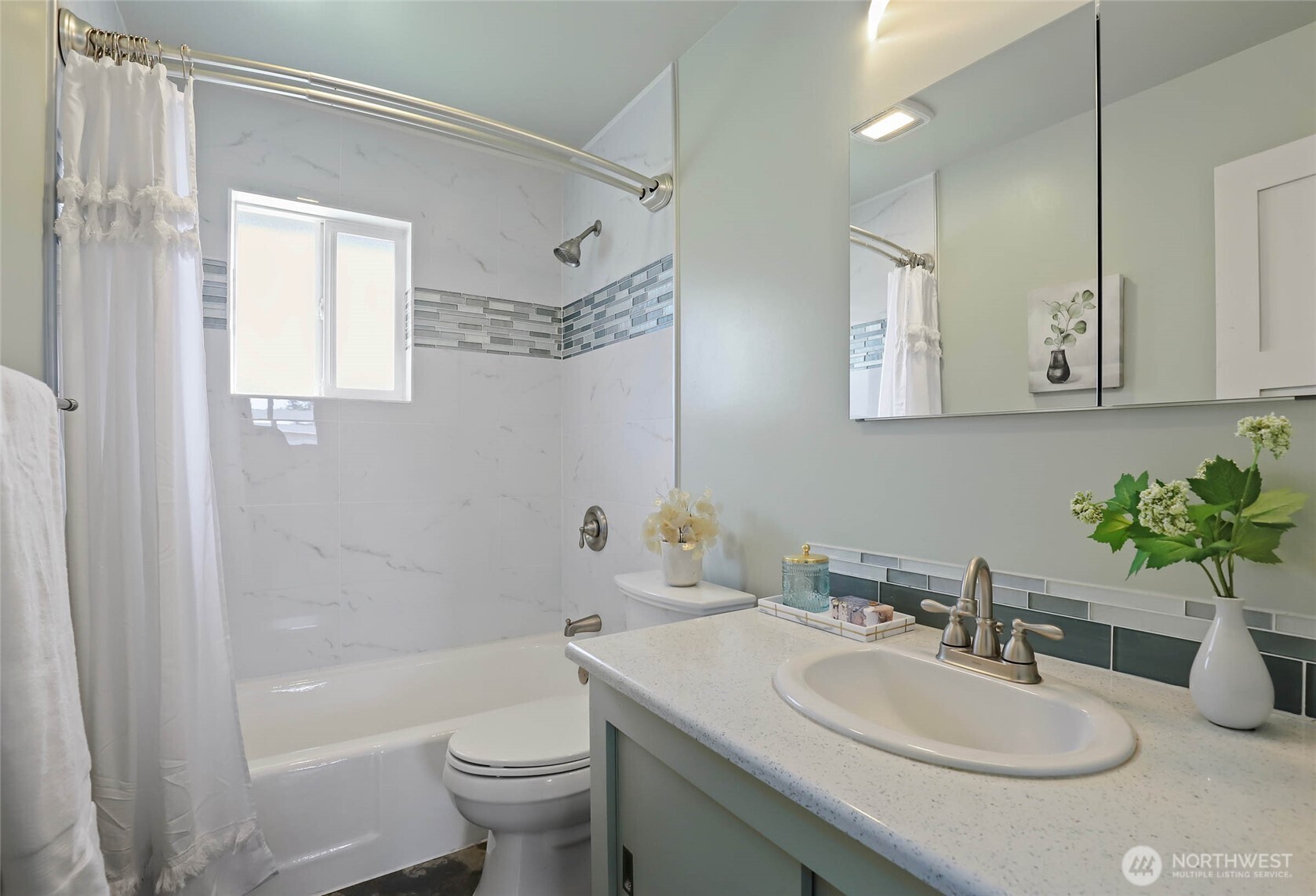 2402 Union Avenue Northeast Renton, WA 98059 - Photo 15 of 32 Gallery Image 15