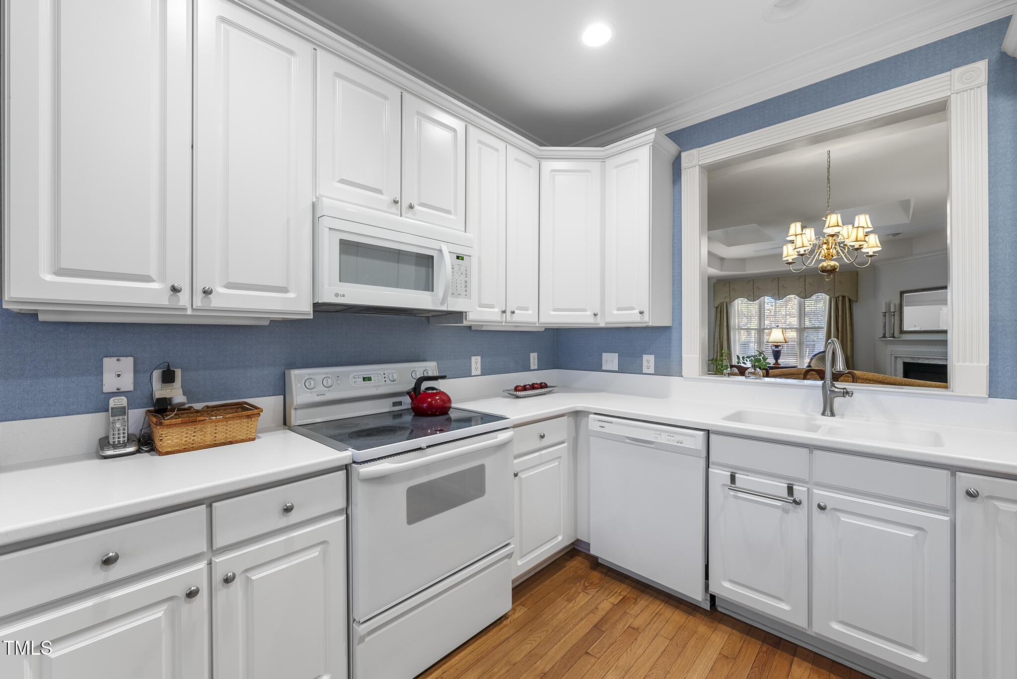 3407 Barron Berkeley Way Raleigh, NC 27612 - Photo 4 of 34 DSC09278