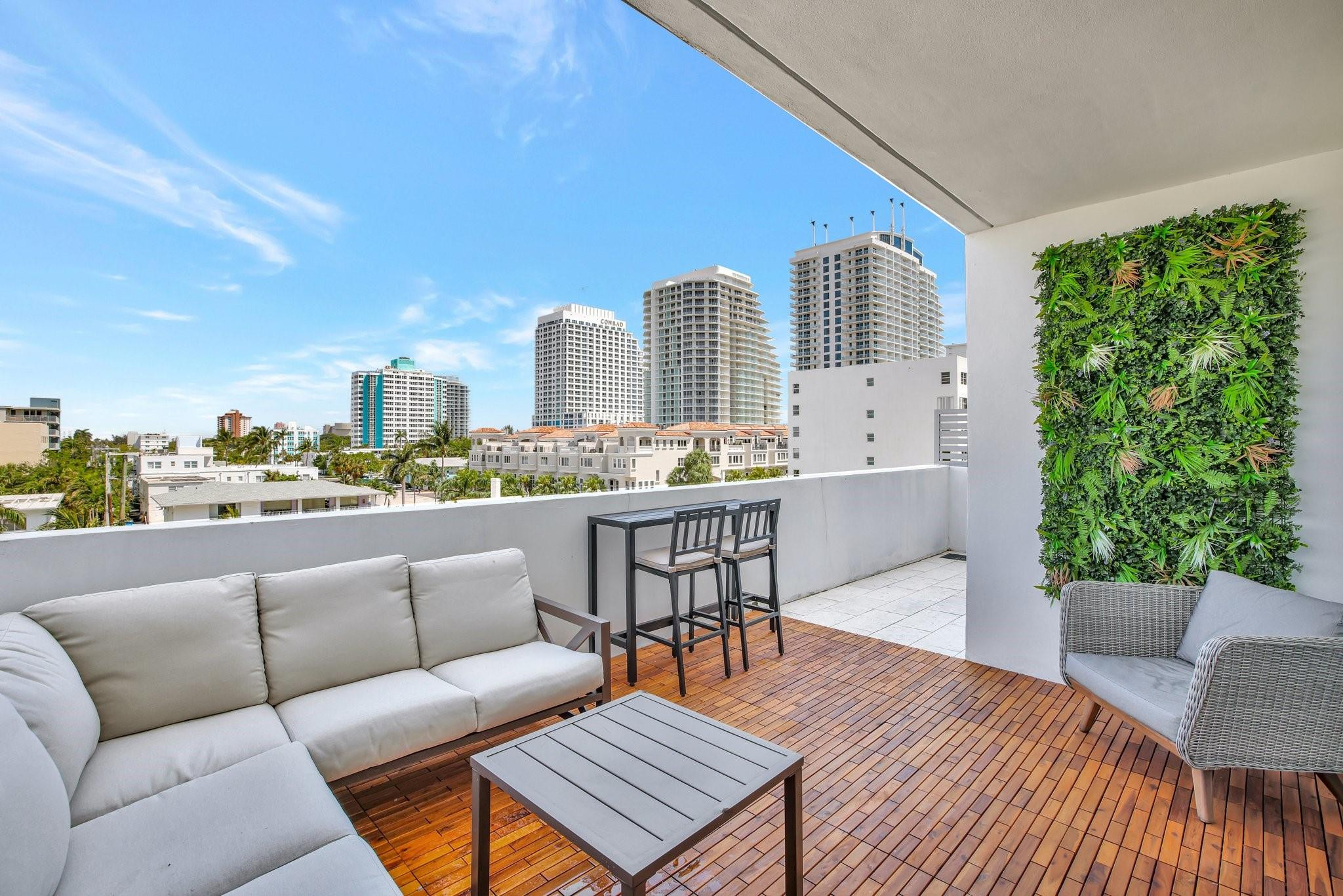 401 North Birch Road, Unit 413 Fort Lauderdale, FL 33304 - Photo 12 of 38 Photo 12