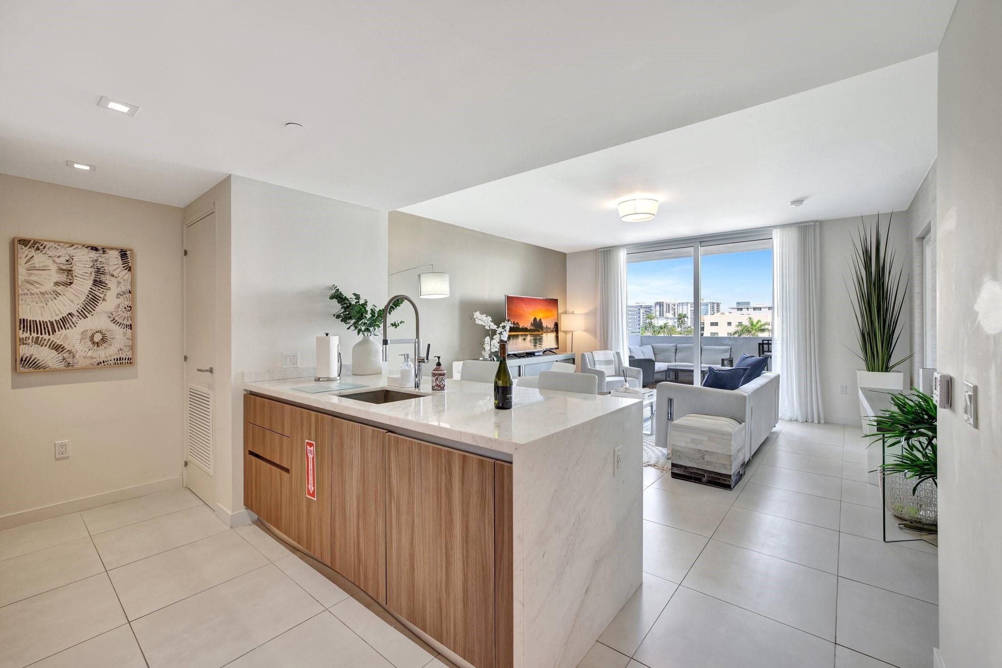 401 North Birch Road, Unit 413 Fort Lauderdale, FL 33304 - Photo 17 of 38 Photo 17