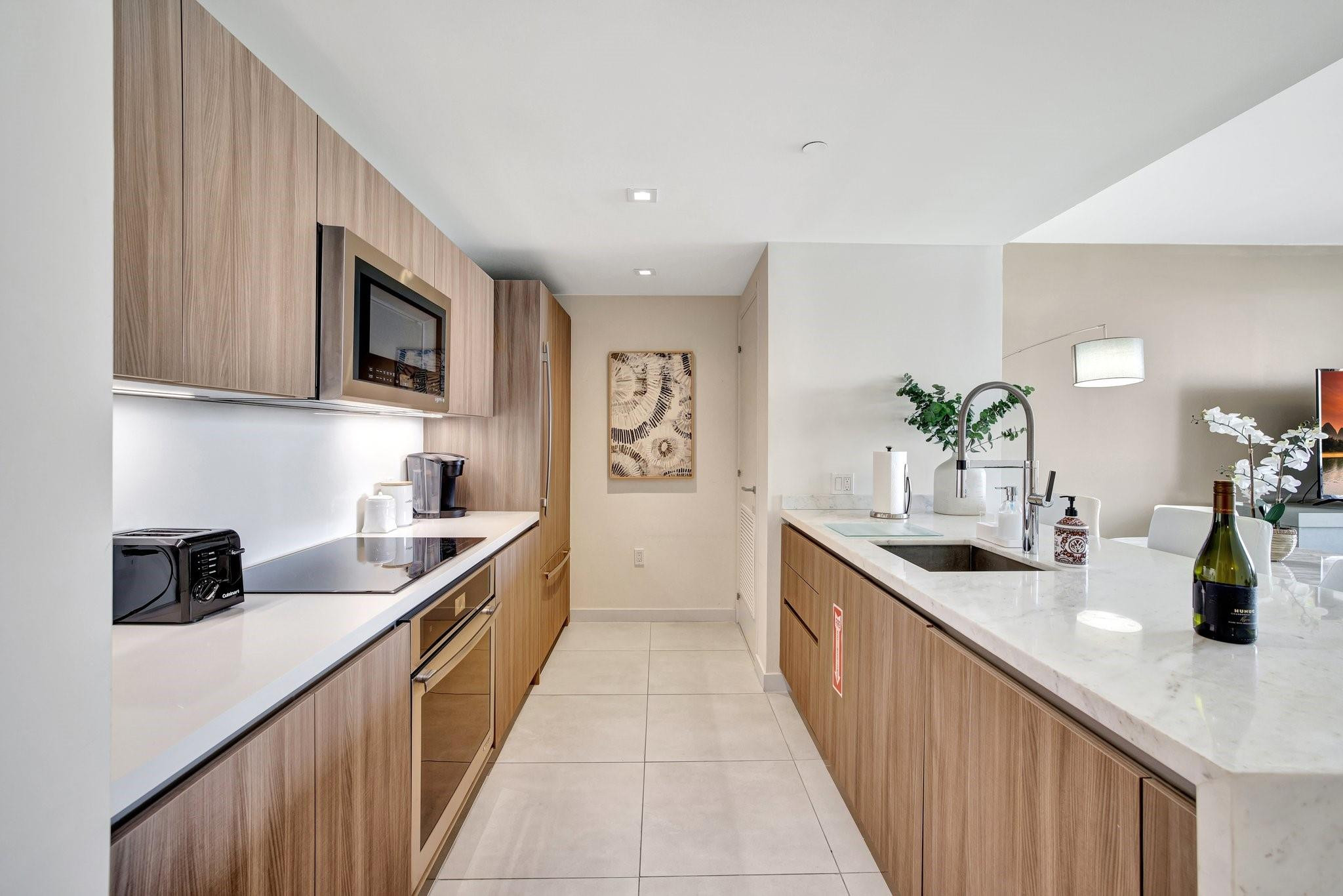 401 North Birch Road, Unit 413 Fort Lauderdale, FL 33304 - Photo 18 of 38 Photo 18