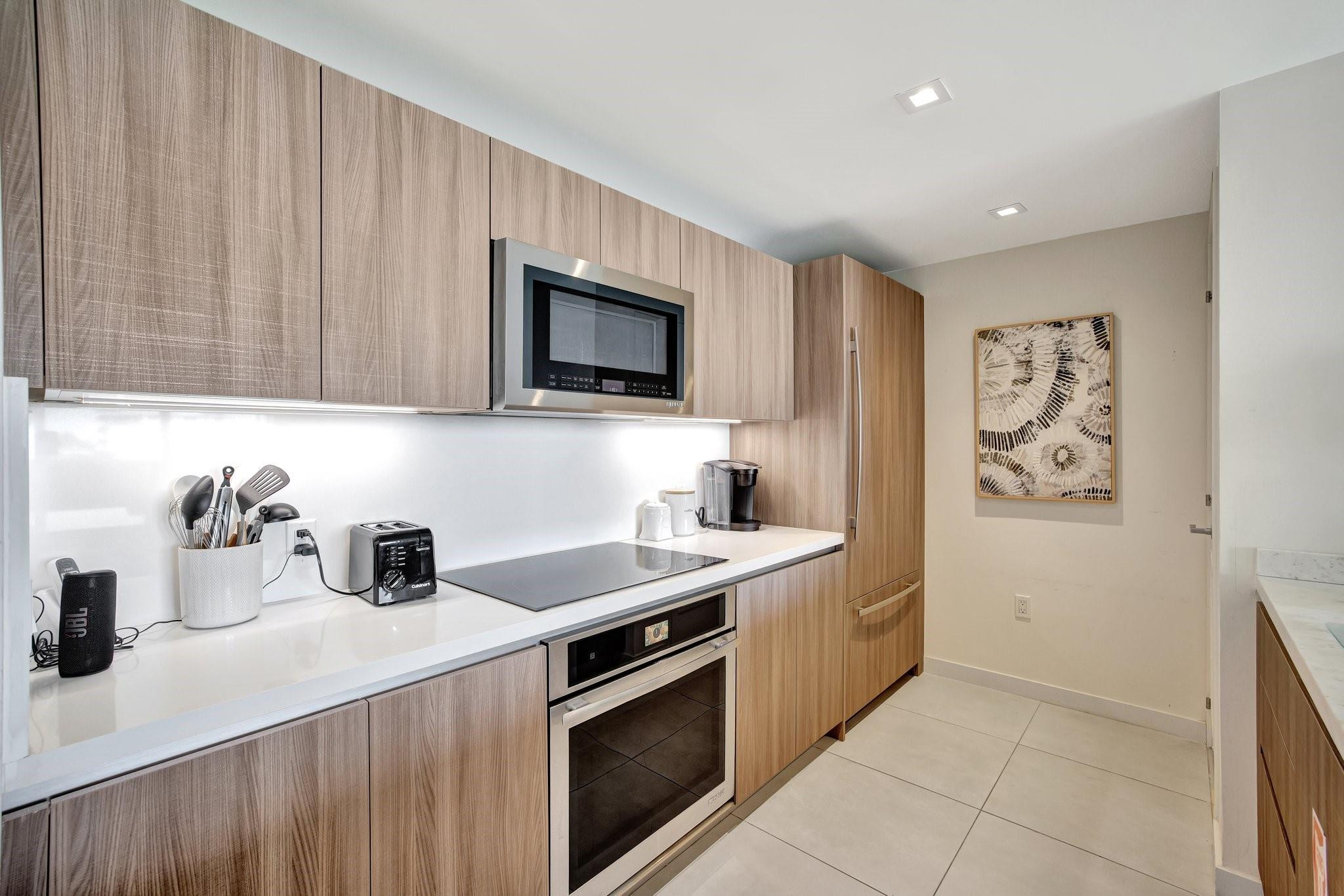 401 North Birch Road, Unit 413 Fort Lauderdale, FL 33304 - Photo 19 of 38 Photo 19