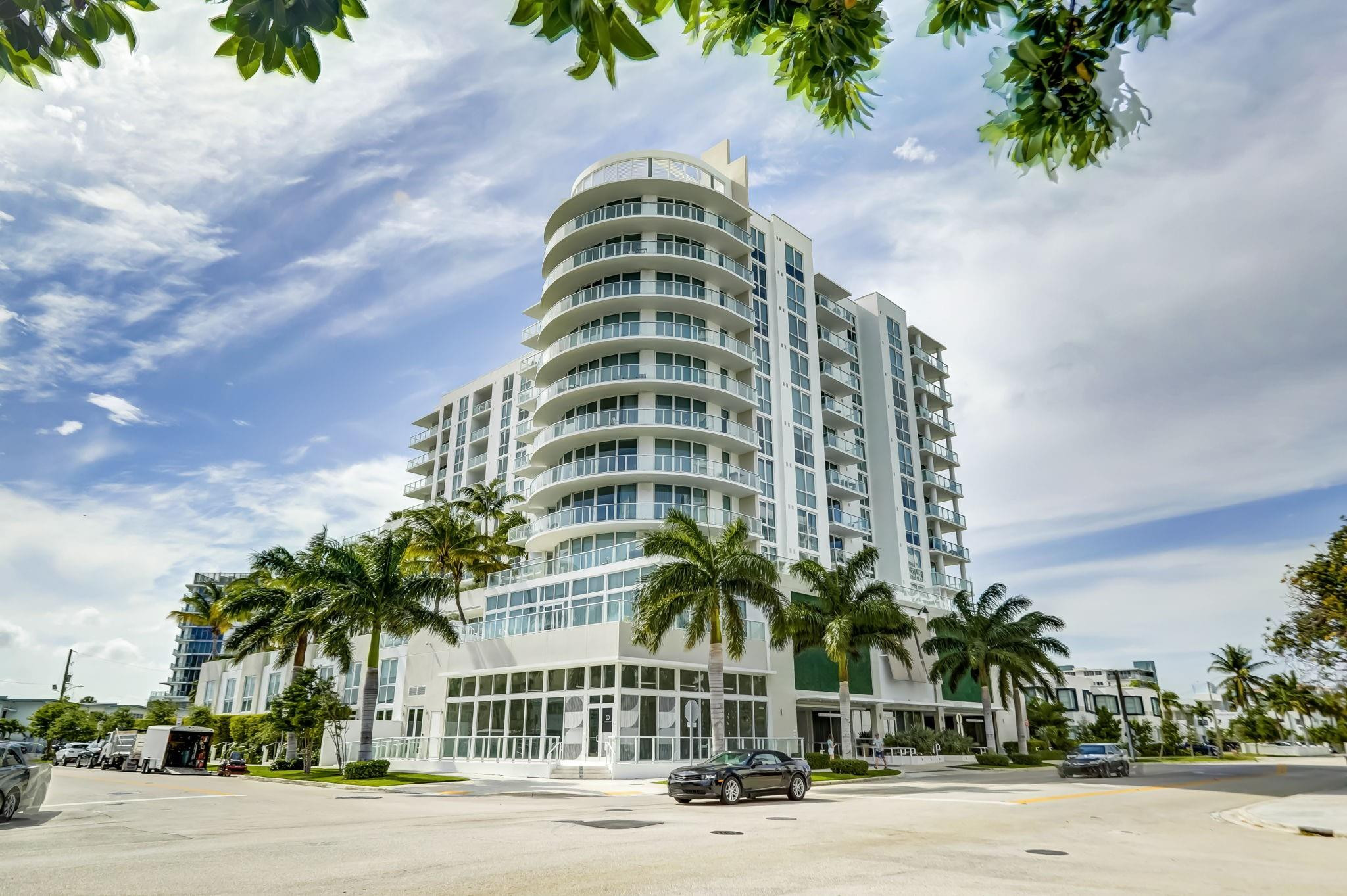 401 North Birch Road, Unit 413 Fort Lauderdale, FL 33304 - Photo 2 of 38 Photo 2