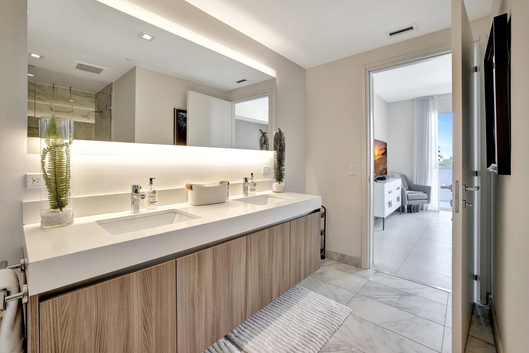 401 North Birch Road, Unit 413 Fort Lauderdale, FL 33304 - Photo 9 of 38 Photo 9