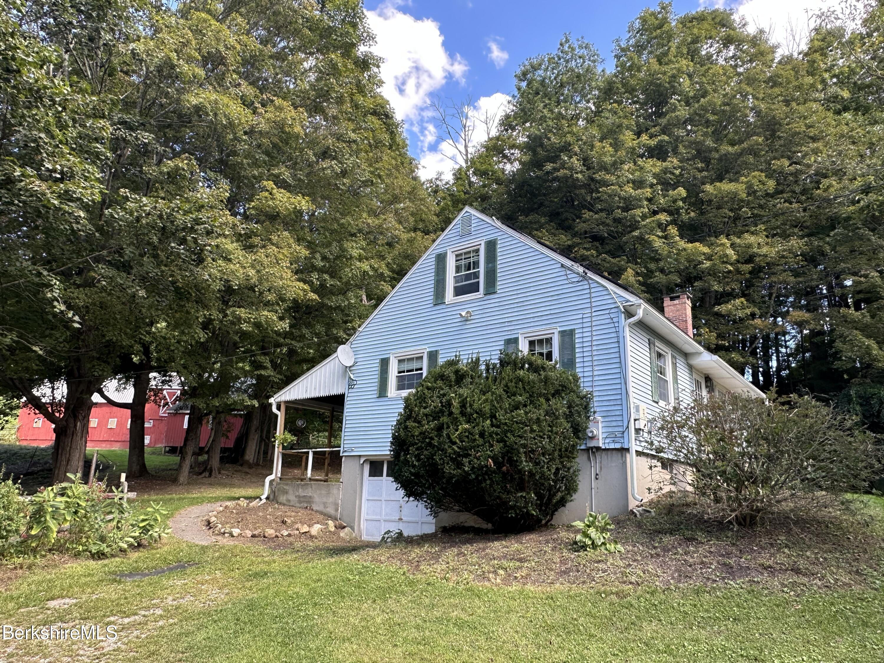 40 Stringer Avenue Lee, MA 01238 - Photo 3 of 63 IMG_4024