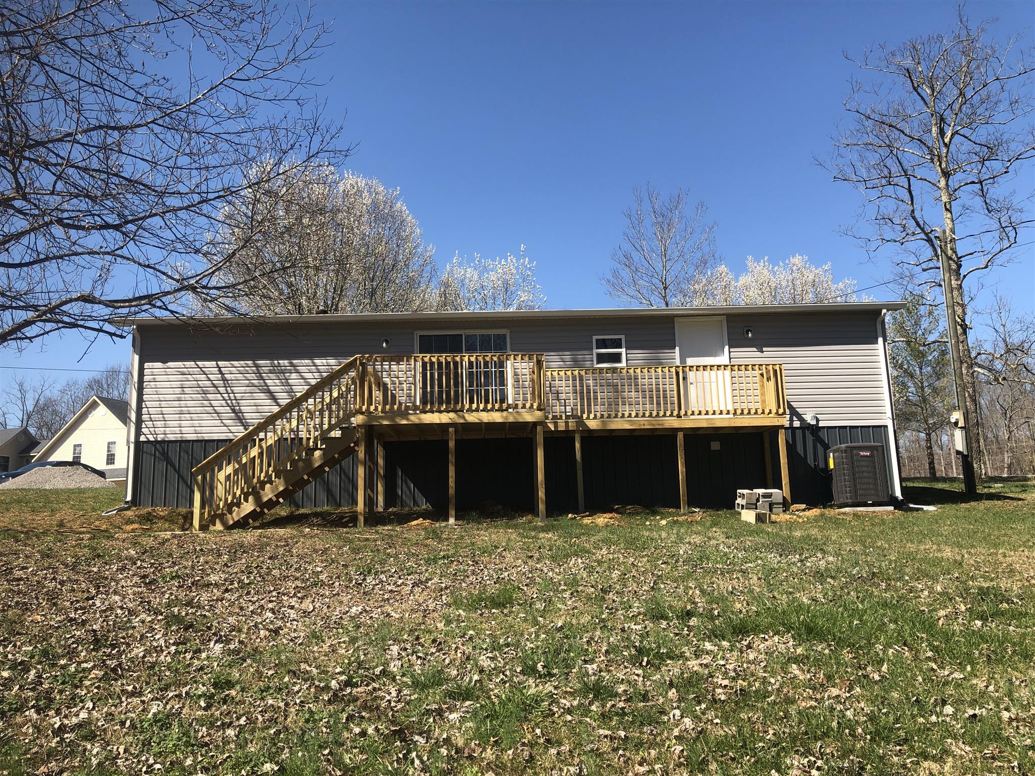 105 Miller Hill Road Manchester, TN 37355 - Photo 19 of 20 Large Deck